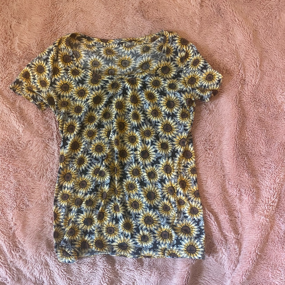 Urban Outfitters Daisy Tee